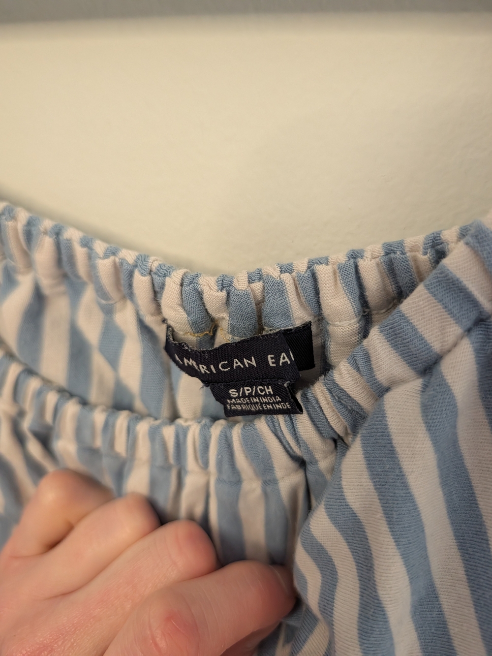American Eagle Cold Shoulder Top Size Small - Picture 2 of 7